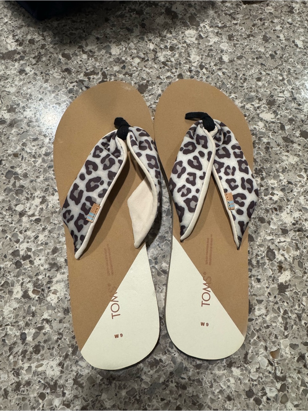 TOMS Women’s Leopard-Print Fabric Thong Sandals in Tan and White